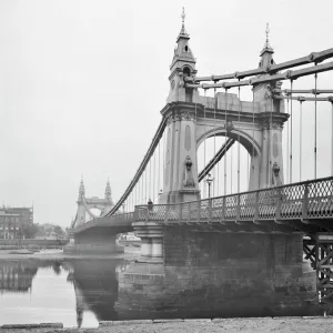 Famed Photographers Photographic Print Collection: Henry Taunt Collection (1860-1922)