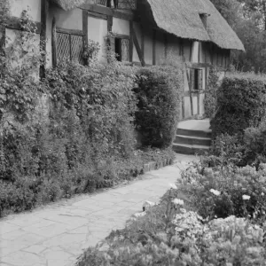 Anne Hathaway's Cottage Print, a 15th-century Shottery home Anne Hathaway's Cottage Print, a 15th-century Shottery home