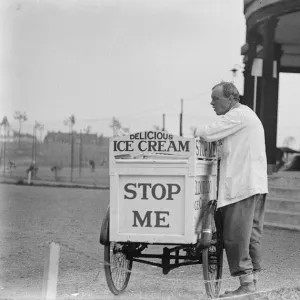 Ice cream cart CXP01_01_118