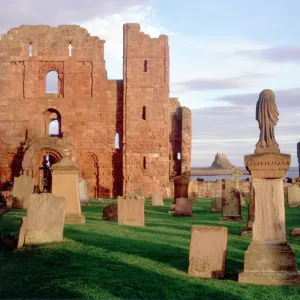 Lindisfarne Priory K011475