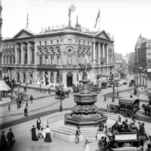 Sights Framed Print Collection: Piccadilly Circus