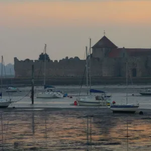 Portchester Castle N071245