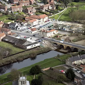 North Yorkshire Jigsaw Puzzle Collection: Tadcaster