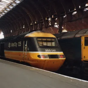 Print of HST Class 253 Locomotive at Paddington Station Print of HST Class 253 Locomotive at Paddington Station