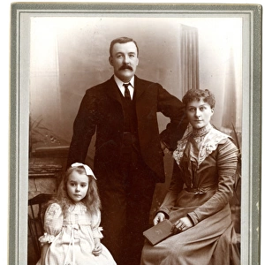Cabinet photo, Edwardian family
