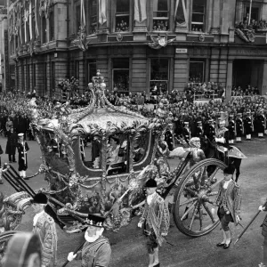 Coronation 1953, Queen Elizabeth II in golden State coach