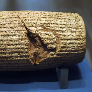 Cylinder of Cyrus the Great with text written in akkadian cu