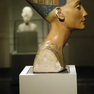 Egyptian art. Nefertiti bust. Limestone and stucco. Neues Mu