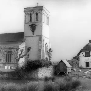 Buckinghamshire Poster Print Collection: Haddenham