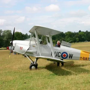 De Havilland DH 82 Tiger Moth, the RAFs standard prima