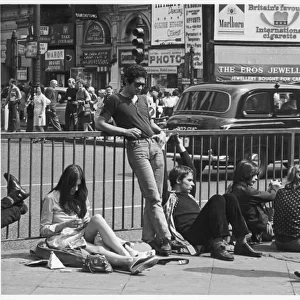 Hippies at Piccadilly