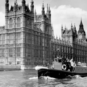 LCC-LFB fireboat Massey Shaw, Westminster, London