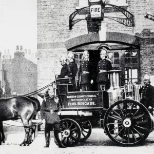 LCC-MFB horse drawn steamer at Greenwich