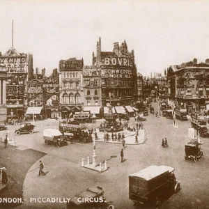 London - Piccadilly Circus in the 1920s