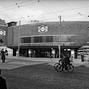 Wood Green Underground Station Traffic Print, circa 1930s Wood Green Underground Station Traffic Print, circa 1930s