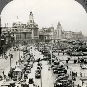 Trasporti e barche lungo il Bund a Shanghai, Cina circa 1920 Antico inizio del XX secolo Trasporti e barche lungo il Bund a Shanghai, Cina circa 1920 Antico inizio del XX secolo