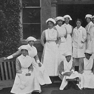 Nurses at Egginton Hall Hospital, WW1