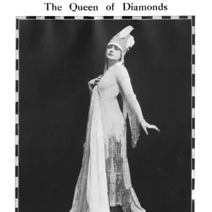 The Queen of Diamonds - Shirley Kellogg in Elspeth Phelps