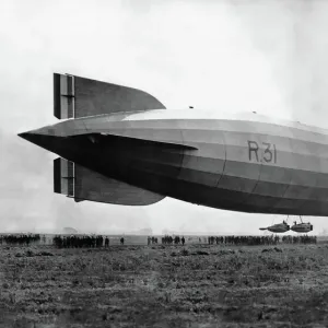 Hma R33 British Rigid Airship Built for the Royal Naval ? 18404388