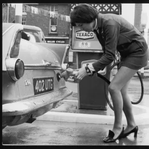 Refuelling in a Mini