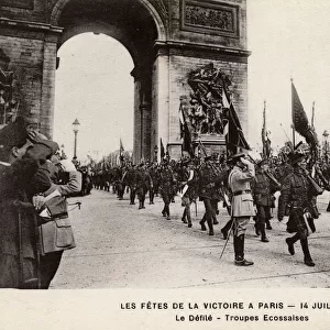 Scottish troops take part in Victory parade in Paris - WWI