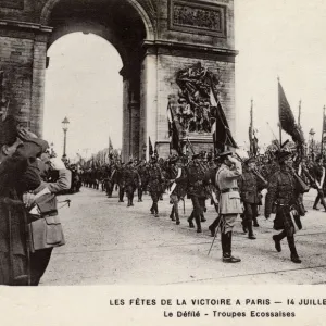 Scottish troops take part in Victory parade in Paris - WWI