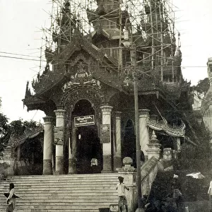 Shwedagon Pagoda Southern entrance, Southern entrance