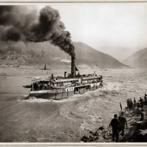 Steaming into the Ye T an China, steamer Donald Mennie