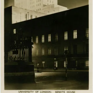 UCL - Senate House - Floodlit