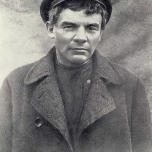 Vladimir Ilyich Lenin, Communist leader in disguise