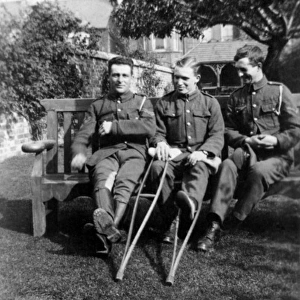 WW1 - Kempston Hospital - men with crutches