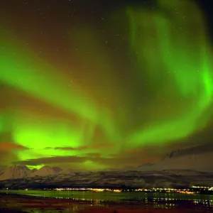 Aurora borealis (Northern Lights) seen over the Lyngen Alps, from Sjursnes, Ullsfjord, Troms, North Norway, Scandinavia, Europe