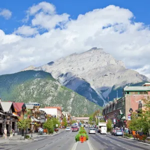 Banff town and Cascade Mountain, Banff National Park, UNESCO World Heritage Site, Alberta The Rockies, Canada, North America