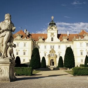 Baroque castle dating from the 12th century, with work by Italian architect Domenico Martinelli