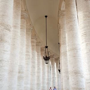 Berninis 17th century colonnade, Piazza San Pietro (St. Peters Square), Vatican City