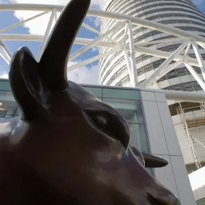 Bull Statue, the Bullring Shopping Centre, Birmingham, England, United Kingdom, Europe