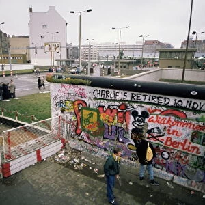 Berlin Wall Photographic Print Collection: West Germany