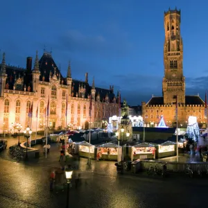 Christmas Market in the Market Square with Belfry behind, Bruges, West Vlaanderen (Flanders), Belgium, Europe