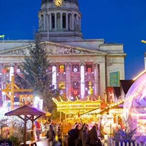 Council House and Christmas Market stalls in the Market Square, Nottingham, Nottinghamshire, England, United Kingdom, Europe
