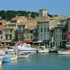 The harbour, Cassis, Provence, France, Europe