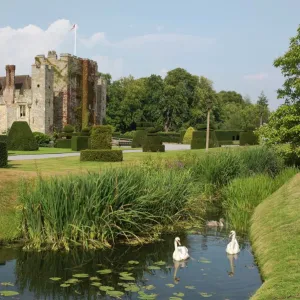 Hever Castle, dating from the 13th century, childhood home of Anne Boleyn, Kent, England, United Kingdom, Europe