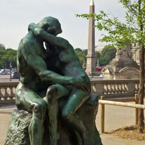 The Kiss by Auguste Rodin outside the Musee de L Orangerie, Paris, France, Europe