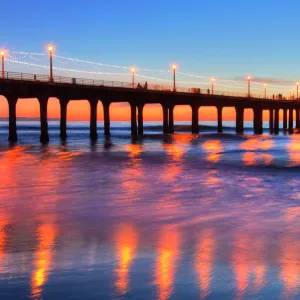 Manhattan Beach Pier at sunset, completed 1920, Roundhouse Marine Studies Lab and Aquarium