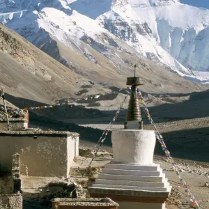 North side of Mount Everest (Chomolungma), from Rongbuk monastery, Himalayas