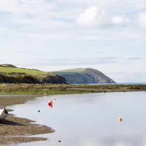 Parrog beach and the Pembrokeshire Coast Path