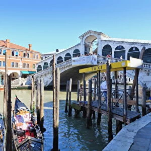 Rialto Bridge, Grand Canal, Venice, UNESCO World Heritage Site, Veneto, Italy, Europe