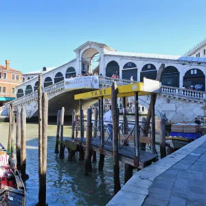 Rialto Bridge, Grand Canal, Venice, UNESCO World Heritage Site, Veneto, Italy, Europe