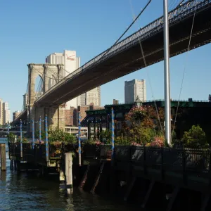 The River Cafe and Brooklyn Bridge