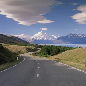 Road leading to Mount Cook National Park