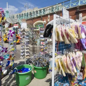 La decoración de costumbre marina en la playa de Brighton Beach en el pueblo de Brighton ubicado en el condado del Sussex Inglaterra Reino Unido Europa La decoración de costumbre marina en la playa de Brighton Beach en el pueblo de Brighton ubicado en el condado del Sussex Inglaterra Reino Unido Europa